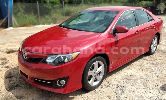 Ra Àlòkù Toyota Camry Red Ọkọ̀ in Tema ni Greater Accra