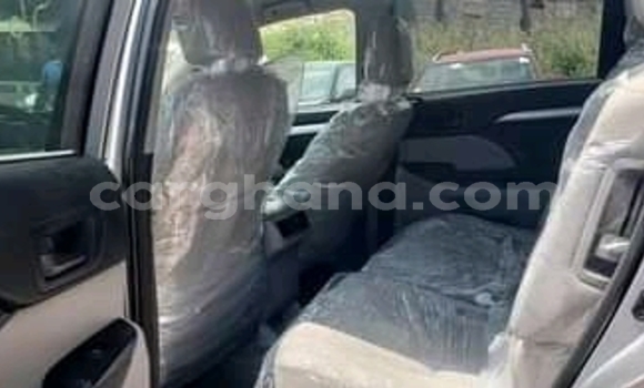 Buy Used Toyota RAV4 Silver Car in Accra in Greater Accra Buy Used Toyota RAV4 Silver Car in Accra in Greater Accra