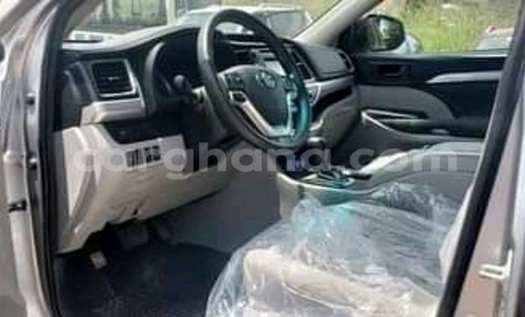 Buy Used Toyota RAV4 Silver Car in Accra in Greater Accra Buy Used Toyota RAV4 Silver Car in Accra in Greater Accra