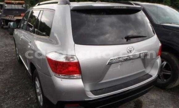 Ra Àlòkù Toyota Highlander Silver Ọkọ̀ in Tema ni Greater Accra Ra Àlòkù Toyota Highlander Silver Ọkọ̀ in Tema ni Greater Accra