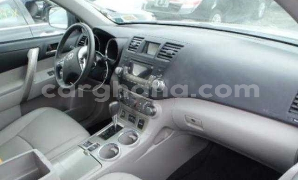 Ra Àlòkù Toyota Highlander Silver Ọkọ̀ in Tema ni Greater Accra Ra Àlòkù Toyota Highlander Silver Ọkọ̀ in Tema ni Greater Accra