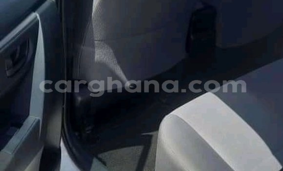 Ra Àlòkù Toyota Corolla Verso funfun Ọkọ̀ in Accra ni Greater Accra Ra Àlòkù Toyota Corolla Verso funfun Ọkọ̀ in Accra ni Greater Accra