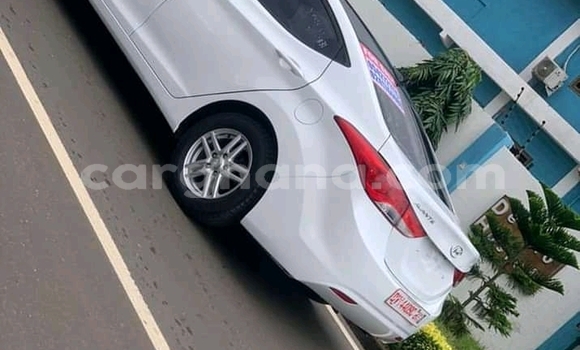 Ra Àlòkù Hyundai Entourage funfun Ọkọ̀ in Accra ni Greater Accra Ra Àlòkù Hyundai Entourage funfun Ọkọ̀ in Accra ni Greater Accra