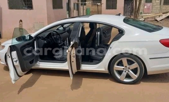 Buy Used Volkswagen Caravelle White Car in Accra in Greater Accra