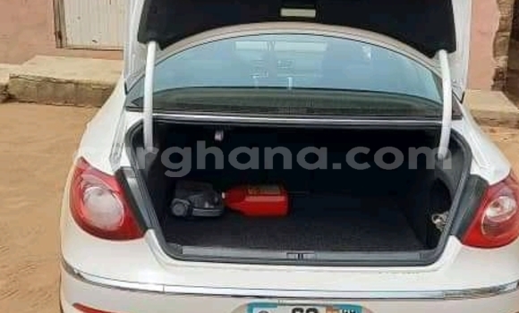 Ra Àlòkù Volkswagen Caravelle funfun Ọkọ̀ in Accra ni Greater Accra Ra Àlòkù Volkswagen Caravelle funfun Ọkọ̀ in Accra ni Greater Accra