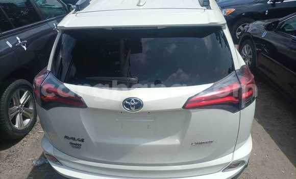 Buy Used Toyota RAV4 White Car in Tema in Greater Accra Buy Used Toyota RAV4 White Car in Tema in Greater Accra