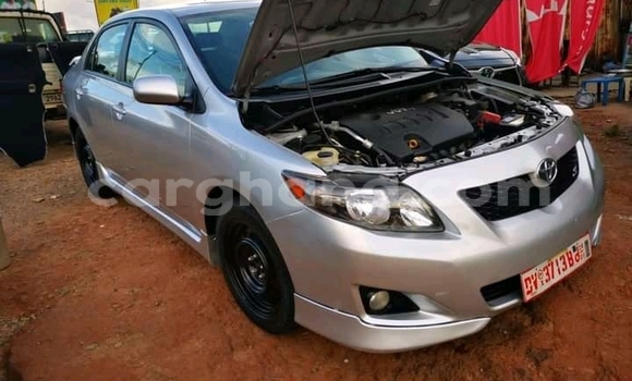 Ra Àlòkù Toyota Corolla funfun Ọkọ̀ in Accra ni Greater Accra Ra Àlòkù Toyota Corolla funfun Ọkọ̀ in Accra ni Greater Accra