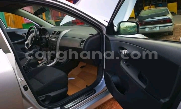 Ra Àlòkù Toyota Corolla funfun Ọkọ̀ in Accra ni Greater Accra Ra Àlòkù Toyota Corolla funfun Ọkọ̀ in Accra ni Greater Accra