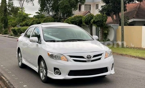 Buy Used Toyota Corolla White Car in Accra in Greater Accra