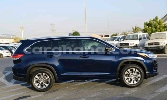 Ra Àlòkù Toyota Corolla Verso Black Ọkọ̀ in Accra ni Greater Accra