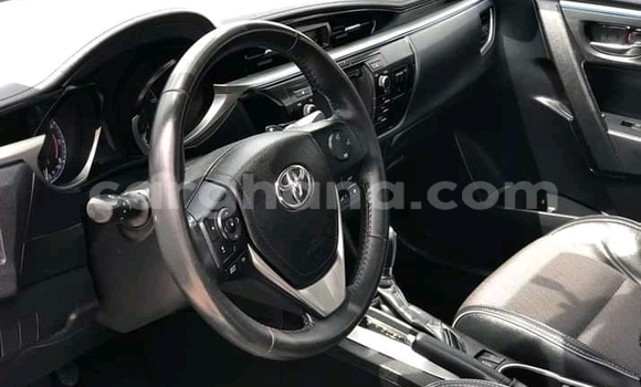 Ra Àlòkù Toyota Corolla funfun Ọkọ̀ in Accra ni Greater Accra Ra Àlòkù Toyota Corolla funfun Ọkọ̀ in Accra ni Greater Accra