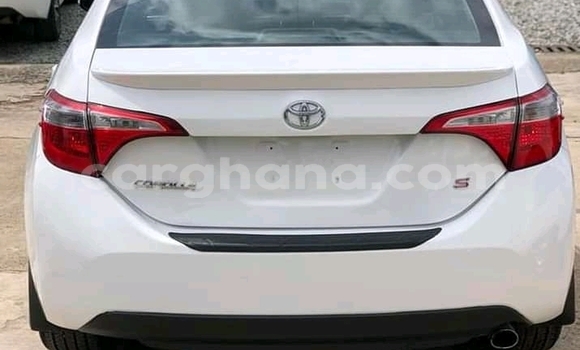 Ra Àlòkù Toyota Corolla funfun Ọkọ̀ in Accra ni Greater Accra Ra Àlòkù Toyota Corolla funfun Ọkọ̀ in Accra ni Greater Accra
