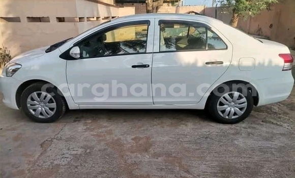 Ra Àlòkù Toyota Corolla funfun Ọkọ̀ in Accra ni Greater Accra Ra Àlòkù Toyota Corolla funfun Ọkọ̀ in Accra ni Greater Accra