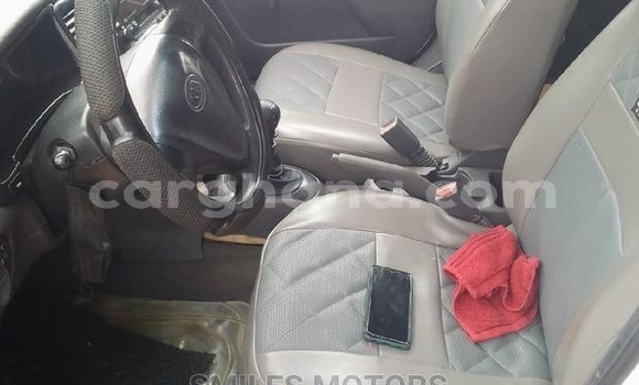 Ra Àlòkù Kia Rio funfun Ọkọ̀ in Accra ni Greater Accra Ra Àlòkù Kia Rio funfun Ọkọ̀ in Accra ni Greater Accra