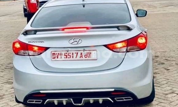 Sayi Na hannu Hyundai Elantra White Mota in Sekondi–Takoradi Metropolitan a Yamma