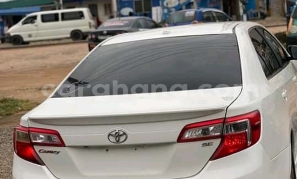 Buy Used Toyota Camry (Japan) White Car in Sekondi–Takoradi Metropolitan in Western Buy Used Toyota Camry (Japan) White Car in Sekondi–Takoradi Metropolitan in Western