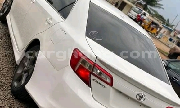 Buy Used Toyota Camry (Japan) White Car in Sekondi–Takoradi Metropolitan in Western Buy Used Toyota Camry (Japan) White Car in Sekondi–Takoradi Metropolitan in Western