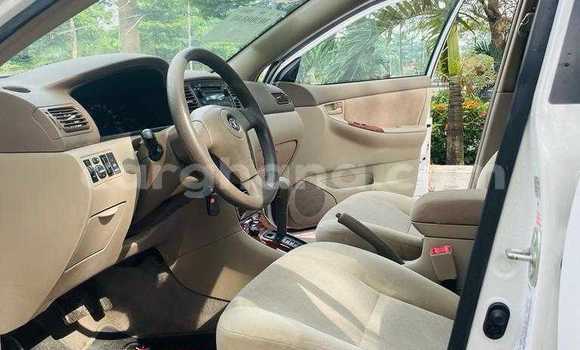 Ra Àlòkù Toyota Corolla funfun Ọkọ̀ in Tema ni Greater Accra Ra Àlòkù Toyota Corolla funfun Ọkọ̀ in Tema ni Greater Accra