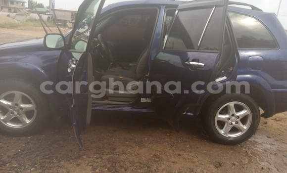 Ra Àlòkù Toyota RAV4 Blue Ọkọ̀ in Accra ni Greater Accra Ra Àlòkù Toyota RAV4 Blue Ọkọ̀ in Accra ni Greater Accra