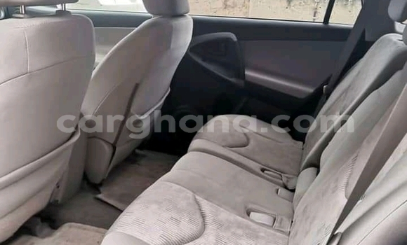 Ra Àlòkù Toyota RAV4 Black Ọkọ̀ in Accra ni Greater Accra Ra Àlòkù Toyota RAV4 Black Ọkọ̀ in Accra ni Greater Accra