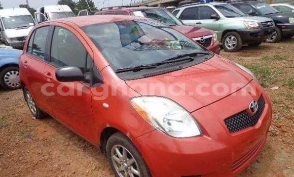Ra Àlòkù Toyota Yaris Red Ọkọ̀ in Tema ni Greater Accra