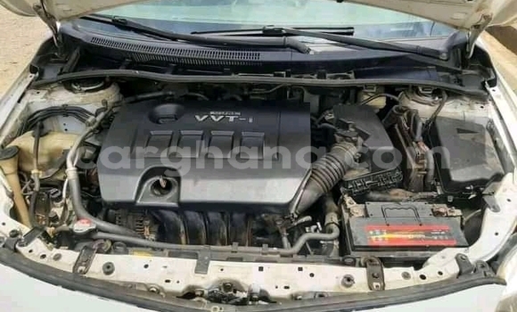 Ra Àlòkù Toyota Corolla funfun Ọkọ̀ in Accra ni Greater Accra Ra Àlòkù Toyota Corolla funfun Ọkọ̀ in Accra ni Greater Accra