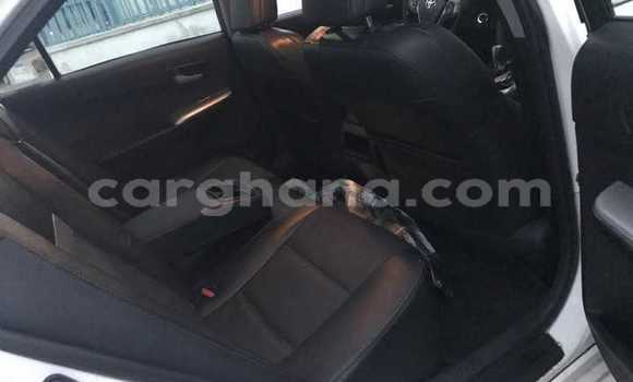 Ra Àlòkù Toyota Camry funfun Ọkọ̀ in Tema ni Greater Accra Ra Àlòkù Toyota Camry funfun Ọkọ̀ in Tema ni Greater Accra