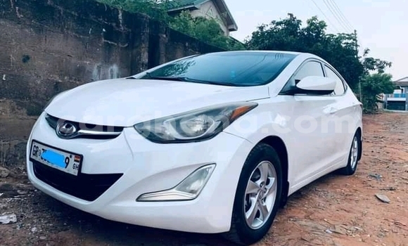Buy Used Hyundai Elantra White Car in Accra in Greater Accra Buy Used Hyundai Elantra White Car in Accra in Greater Accra