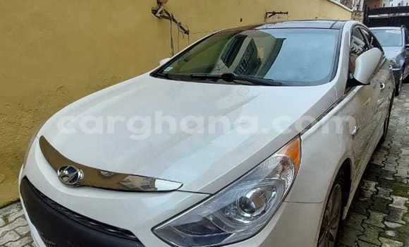 Ra Àlòkù Hyundai Sonata funfun Ọkọ̀ in Tema ni Greater Accra