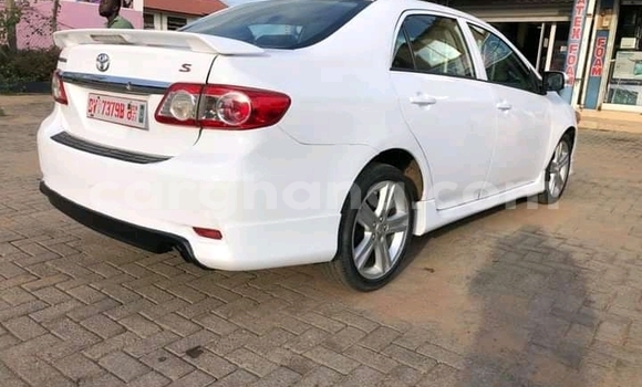Sayi Na hannu Toyota Corolla White Mota in Accra a Greater Accra Sayi Na hannu Toyota Corolla White Mota in Accra a Greater Accra