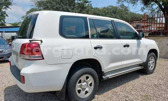 Sayi Na hannu Toyota Land Cruiser Prado White Mota in Tema a Greater Accra Sayi Na hannu Toyota Land Cruiser Prado White Mota in Tema a Greater Accra