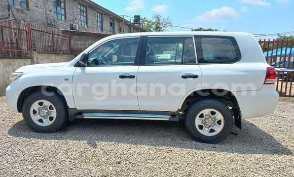 Sayi Na hannu Toyota Land Cruiser Prado White Mota in Tema a Greater Accra Sayi Na hannu Toyota Land Cruiser Prado White Mota in Tema a Greater Accra