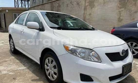 Ra Àlòkù Toyota Corolla funfun Ọkọ̀ in Tema ni Greater Accra Ra Àlòkù Toyota Corolla funfun Ọkọ̀ in Tema ni Greater Accra
