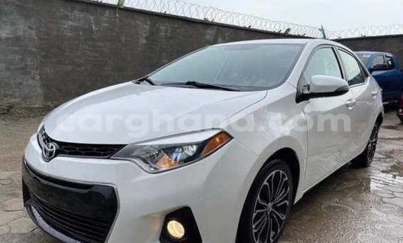 Ra Àlòkù Toyota Corolla funfun Ọkọ̀ in Tema ni Greater Accra Ra Àlòkù Toyota Corolla funfun Ọkọ̀ in Tema ni Greater Accra