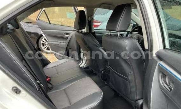 Ra Àlòkù Toyota Corolla funfun Ọkọ̀ in Tema ni Greater Accra Ra Àlòkù Toyota Corolla funfun Ọkọ̀ in Tema ni Greater Accra