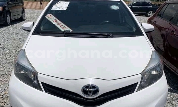 Sayi Na hannu Toyota Yaris White Mota in Accra a Greater Accra Sayi Na hannu Toyota Yaris White Mota in Accra a Greater Accra