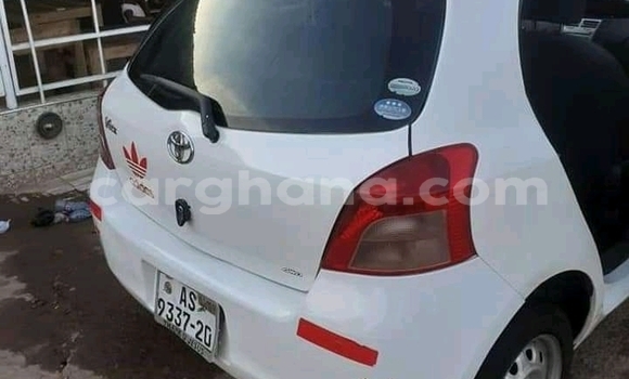 Buy Used Toyota Vitz White Car in Accra in Greater Accra