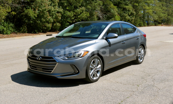 Sayi Na hannu Hyundai Elantra Azurfa Mota in Adenta a Greater Accra Sayi Na hannu Hyundai Elantra Azurfa Mota in Adenta a Greater Accra