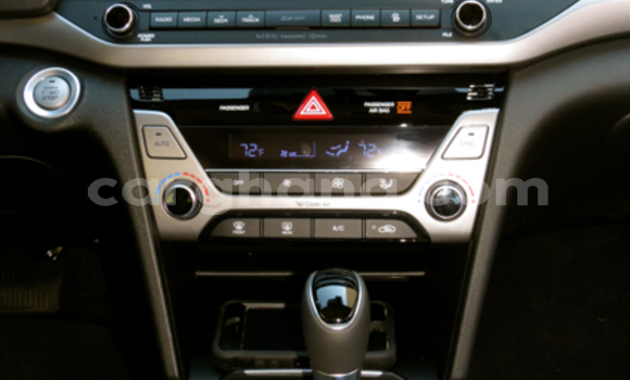 Sayi Na hannu Hyundai Elantra Azurfa Mota in Adenta a Greater Accra Sayi Na hannu Hyundai Elantra Azurfa Mota in Adenta a Greater Accra