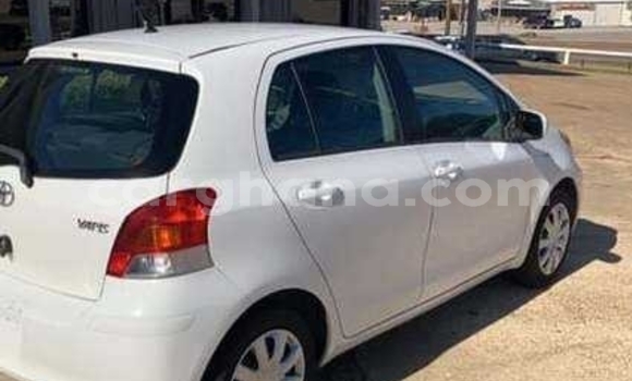 Ra Àlòkù Toyota Yaris funfun Ọkọ̀ in Tema ni Greater Accra Ra Àlòkù Toyota Yaris funfun Ọkọ̀ in Tema ni Greater Accra