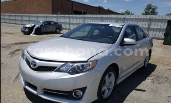 Ra Àlòkù Toyota Camry Silver Ọkọ̀ in Tema ni Greater Accra Ra Àlòkù Toyota Camry Silver Ọkọ̀ in Tema ni Greater Accra