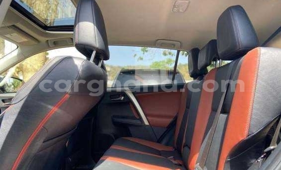 Sayi Na hannu Toyota RAV4 Blue Mota in Tema a Greater Accra Sayi Na hannu Toyota RAV4 Blue Mota in Tema a Greater Accra