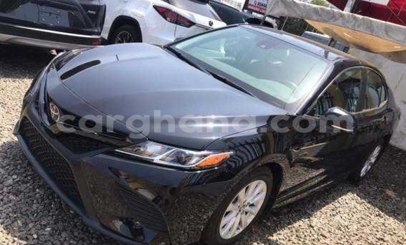 Ra Àlòkù Toyota Camry Black Ọkọ̀ in Tema ni Greater Accra