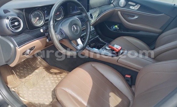 Sayi Na hannu Mercedes-Benz E-Classe Black Mota in Tema a Greater Accra Sayi Na hannu Mercedes-Benz E-Classe Black Mota in Tema a Greater Accra