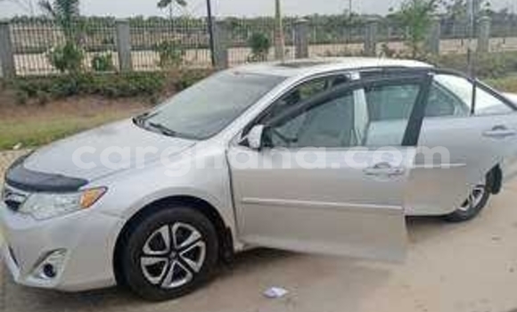 Sayi Na hannu Toyota Camry Azurfa Mota in Tema a Greater Accra Sayi Na hannu Toyota Camry Azurfa Mota in Tema a Greater Accra