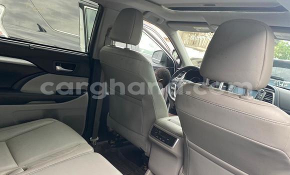 Ra Tuntun Toyota Highlander funfun Ọkọ̀ in Accra ni Greater Accra Ra Tuntun Toyota Highlander funfun Ọkọ̀ in Accra ni Greater Accra