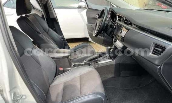 Ra Àlòkù Toyota Corolla funfun Ọkọ̀ in Tema ni Greater Accra Ra Àlòkù Toyota Corolla funfun Ọkọ̀ in Tema ni Greater Accra