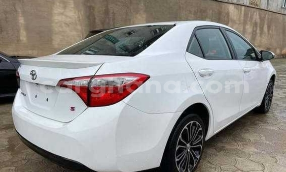Sayi Na hannu Toyota Corolla White Mota in Tema a Greater Accra Sayi Na hannu Toyota Corolla White Mota in Tema a Greater Accra