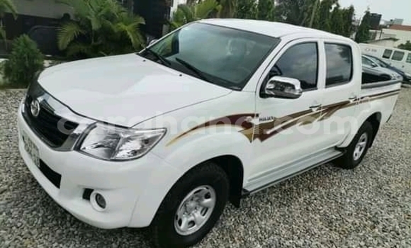 Ra Àlòkù Toyota Pickup funfun Ọkọ̀ in Sekondi–Takoradi Metropolitan ni Oorun