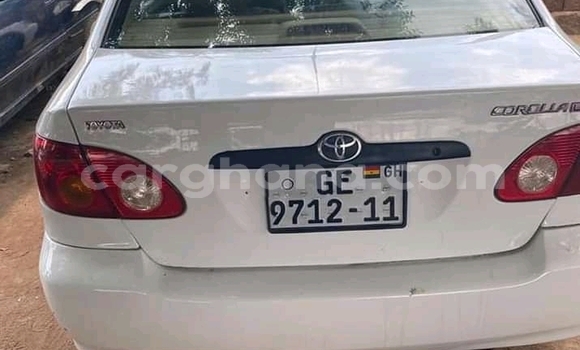 Ra Àlòkù Toyota Corolla funfun Ọkọ̀ in Accra ni Greater Accra Ra Àlòkù Toyota Corolla funfun Ọkọ̀ in Accra ni Greater Accra